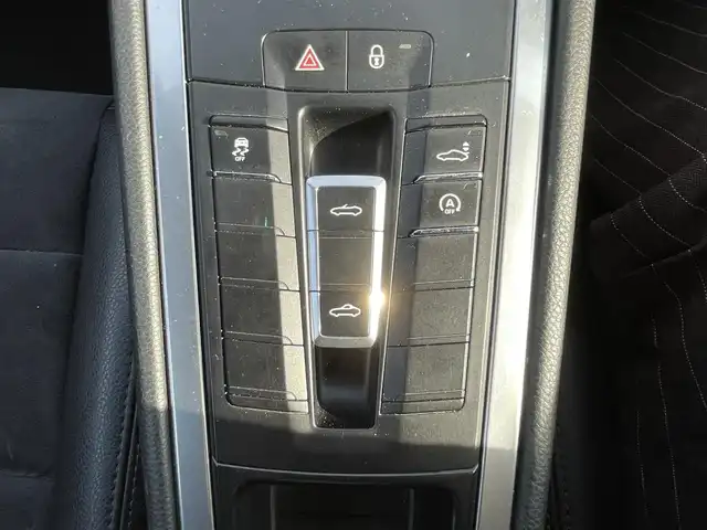 ポルシェ ７１８ボクスター 愛知県 2017(平29)年 6.2万km オレンジ スポーツクロノパッケージ/純正ナビ/BT/USB/AUX/バックカメラ/ETC/純正19インチAW/ハーフレザーシート/前席シートヒーター/オートライト/純正フロアマット/取説、保証書/スペアキー