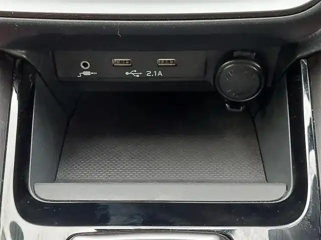 スバル レヴォーグ 1．8STIスポーツ EX 東京都 2021(令3)年 0.6万km セラミックホワイト アイサイトX/純正ナビ/　・フルセグTV/　・Bluetooth接続/　・Apple　Carplay/　・Android　Auto/　・USB/　・AM/FMラジオ/フロント/サイド/リヤカメラ/ビルトインETC/純正ドライブレコーダー/本革シート/シートヒーター/パワーシート/LEDデイライナー/ドアバイザー/純正18インチアルミ/純正フロアマット/プッシュスタート/スマートキー×２/LEDヘッドライト/保証書/取扱説明書