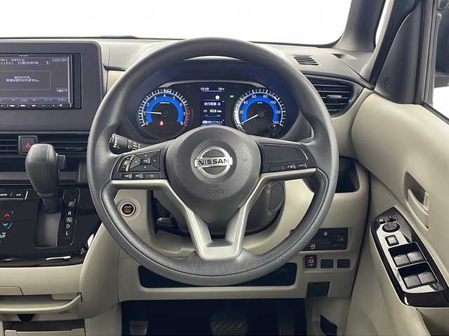 日産 ルークス X 栃木県 2021(令3)年 6.2万km ブロッサムピンク 社外7インチナビ/AM FM CD SD BT ワンセグTV/・レーンアシスト/・衝突軽減ブレーキ/・標識認識機能/・クリアランスソナー/・先行車発進お知らせ/・ふらつき警報/片側パワースライドドア/前後ドライブレコーダー/全周囲カメラ/アイドリングストップ/純正フロアマット/プッシュスタート/オートエアコン/ベンチシート/ステアリングスイッチ/スマートキー