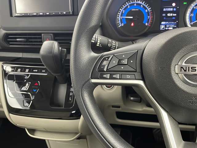 日産 ルークス X 栃木県 2021(令3)年 6.2万km ブロッサムピンク 社外7インチナビ/AM FM CD SD BT ワンセグTV/・レーンアシスト/・衝突軽減ブレーキ/・標識認識機能/・クリアランスソナー/・先行車発進お知らせ/・ふらつき警報/片側パワースライドドア/前後ドライブレコーダー/全周囲カメラ/アイドリングストップ/純正フロアマット/プッシュスタート/オートエアコン/ベンチシート/ステアリングスイッチ/スマートキー