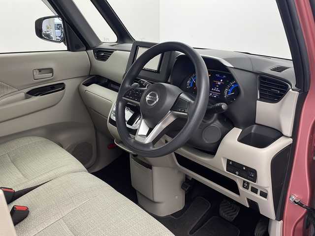 日産 ルークス X 栃木県 2021(令3)年 6.2万km ブロッサムピンク 社外7インチナビ/AM FM CD SD BT ワンセグTV/・レーンアシスト/・衝突軽減ブレーキ/・標識認識機能/・クリアランスソナー/・先行車発進お知らせ/・ふらつき警報/片側パワースライドドア/前後ドライブレコーダー/全周囲カメラ/アイドリングストップ/純正フロアマット/プッシュスタート/オートエアコン/ベンチシート/ステアリングスイッチ/スマートキー
