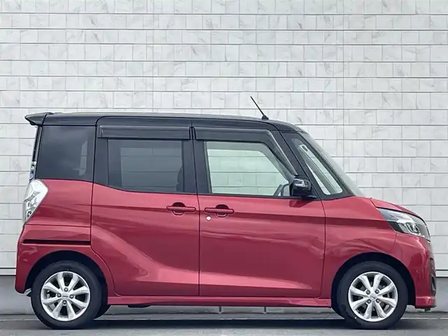 日産 デイズ ルークス ハイウェイスターX 岩手県 2018(平30)年 5万km スパークリングレッド/ブラック 禁煙車/4WD/全方位カメラ/2列目サンシェード/運転席シートヒーター/片側パワースライドドア/純正ナビ/→ワンセグTV/Bluetooth/CD/DVD/FM/AM/バックカメラ/ステアリングスイッチ（ナビ連動）/衝突軽減システム/前後コーナーセンサー/横滑り防止装置/レーンキープアシスト/オートライト/HIDヘッドライト/オートハイビーム/フォグライト/〇プッシュスタート/〇電動格納ミラー/〇ウィンカーミラー/〇ドアバイザー/〇フロアマット/ETC/冬タイヤホイール車載/スペアキー