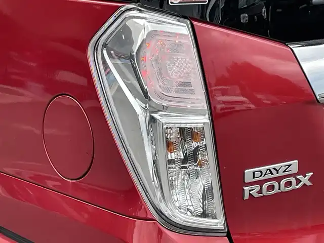 日産 デイズ ルークス ハイウェイスターX 岩手県 2018(平30)年 5万km スパークリングレッド/ブラック 禁煙車/4WD/全方位カメラ/2列目サンシェード/運転席シートヒーター/片側パワースライドドア/純正ナビ/→ワンセグTV/Bluetooth/CD/DVD/FM/AM/バックカメラ/ステアリングスイッチ（ナビ連動）/衝突軽減システム/前後コーナーセンサー/横滑り防止装置/レーンキープアシスト/オートライト/HIDヘッドライト/オートハイビーム/フォグライト/〇プッシュスタート/〇電動格納ミラー/〇ウィンカーミラー/〇ドアバイザー/〇フロアマット/ETC/冬タイヤホイール車載/スペアキー
