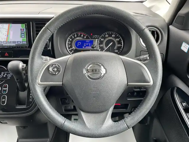日産 デイズ ルークス ハイウェイスターX 岩手県 2018(平30)年 5万km スパークリングレッド/ブラック 禁煙車/4WD/全方位カメラ/2列目サンシェード/運転席シートヒーター/片側パワースライドドア/純正ナビ/→ワンセグTV/Bluetooth/CD/DVD/FM/AM/バックカメラ/ステアリングスイッチ（ナビ連動）/衝突軽減システム/前後コーナーセンサー/横滑り防止装置/レーンキープアシスト/オートライト/HIDヘッドライト/オートハイビーム/フォグライト/〇プッシュスタート/〇電動格納ミラー/〇ウィンカーミラー/〇ドアバイザー/〇フロアマット/ETC/冬タイヤホイール車載/スペアキー