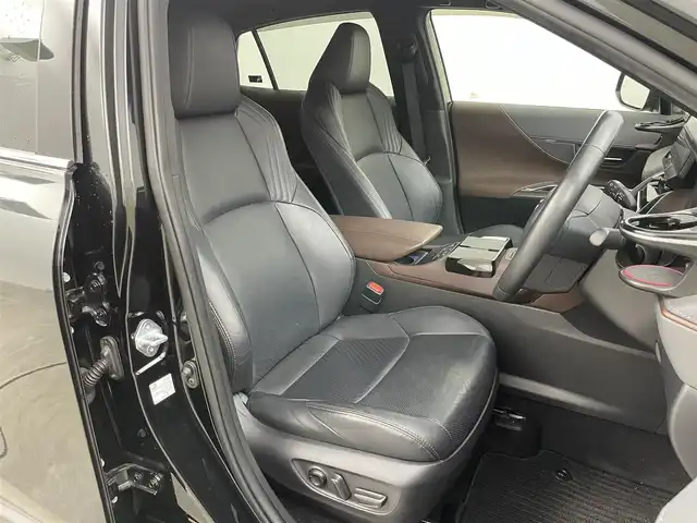 トヨタ ハリアー Z レザーパッケージ 岡山県 2020(令2)年 4.9万km プレシャスブラックパール パノラミックビューモニター/JBLプレミアムサウンド/純正12.3インチディスプレイオーディオ/【Bluetooth/フルセグTV/ナビ/Carplay】/セーフティーセンス/　・プリクラッシュセーフティ/　・レーダークルーズコントロール/　・レーントレーシングアシスト/　・ロードサインアシスト/TVキャンセラー/ビルトインETC2.0/デジタルインナーミラー/ブラインドスポットモニター/ステアリングヒーター/前席シートヒーター/前席エアシート/前席パワーシート/運転席シートメモリー/レザーシート/LEDヘッドライト＆LEDフォグランプ/純正フロアマット/コーナーセンサー（前後）/オートブレーキホールド/ISOFIX/新車保証書/スペアキー×１