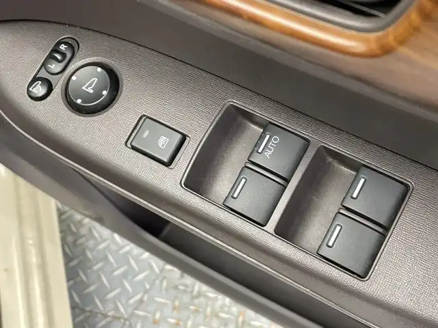 ホンダ Ｎ ＯＮＥ セレクト 栃木県 2018(平30)年 5.3万km プレミアムアイボリーパール2トーン 純正ナビ(VXM-184VFi)/(フルセグTV・Bluetooth・CD・DVD・USB)/バックカメラ/ETC/アイドリングストップ/スタッドレスアルミセット積込/ドアバイザー/オートライト/ハーフレザーシート/前席シートヒーター/チップアップシート/ベンチシート/スマートキー/スペアキー/プッシュスタート/取扱説明書/保証書