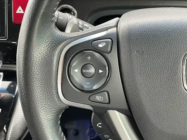 ホンダ ステップワゴン スパーダ ホンダセンシング 青森県 2018(平30)年 5.7万km プレミアムスパークルブラックパール AIS4.5点/ワンオーナー/４WD/純正Gathersナビ/AM/FM/CD/DVD/フルセグ/Bluetooth/USB/SD/Apple car play/寒冷地仕様/純正エンジンスターター/ステアリングスイッチ/ホンダセンシング/・衝突軽減ブレーキシステム/・誤発進抑制機能/・歩行者事故低減ステアリング/・アダプティブ・クルーズ・コントロール/・先行車発進お知らせ機能/・オートハイビーム/シートヒーター/両側パワースライドドア/バックカメラ/ビルトインETC/スペアキー/LEDヘッドライト/純正フロアマット/純正AW冬タイヤ車載/取扱説明書/保証書