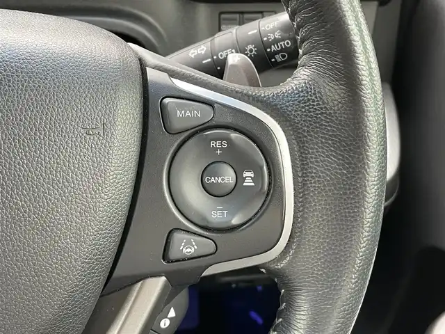 ホンダ ステップワゴン スパーダ ホンダセンシング 青森県 2018(平30)年 5.7万km プレミアムスパークルブラックパール AIS4.5点/ワンオーナー/４WD/純正Gathersナビ/AM/FM/CD/DVD/フルセグ/Bluetooth/USB/SD/Apple car play/寒冷地仕様/純正エンジンスターター/ステアリングスイッチ/ホンダセンシング/・衝突軽減ブレーキシステム/・誤発進抑制機能/・歩行者事故低減ステアリング/・アダプティブ・クルーズ・コントロール/・先行車発進お知らせ機能/・オートハイビーム/シートヒーター/両側パワースライドドア/バックカメラ/ビルトインETC/スペアキー/LEDヘッドライト/純正フロアマット/純正AW冬タイヤ車載/取扱説明書/保証書