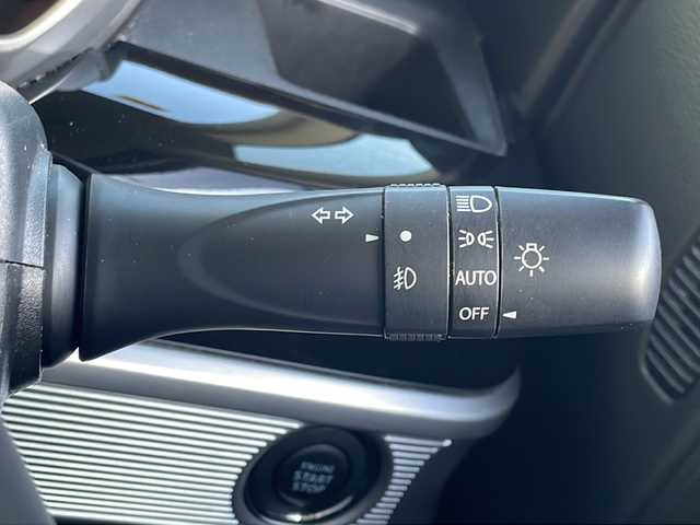 スズキ スペーシア カスタム HYBRID XS 青森県 2018(平30)年 5.4万km ピュアホワイトP 4WD/ワンオーナー/純正SDナビ・フルセグTV/CD・DVD・Bluetooth・SD/全方位モニター/両側パワースライドドア/合皮コンビシート/前席シートヒーター/ヘッドアップディスプレイ/セーフティサポート/デュアルセンサーブレーキサポート/車線逸脱警報機能/誤発進抑制機能/ハイビームアシスト/リアパーキングセンサー/クルーズコントロール/前方ドライブレコーダー/シートバックテーブル/後席サンシェード/スリムサーキュレーター/LEDヘッドライト/LEDフォグランプ/純正15インチアルミホイール/スマートキー/プッシュスタート/スマートキー/プッシュスタート/純正フロアマット