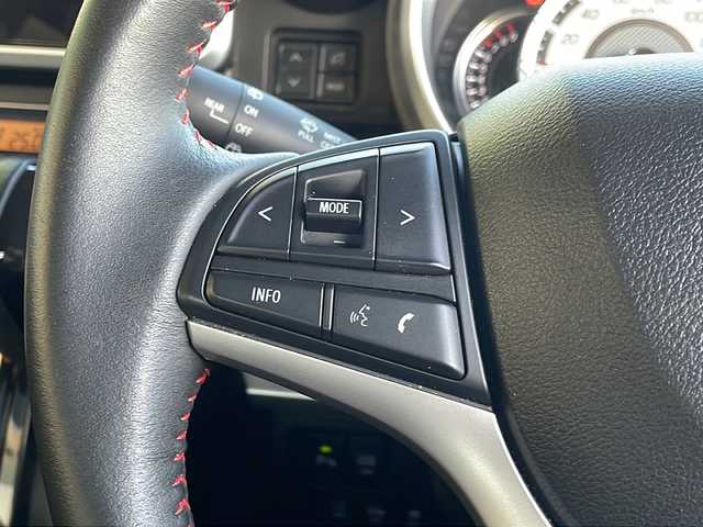 スズキ スペーシア カスタム HYBRID XS 青森県 2018(平30)年 5.4万km ピュアホワイトP 4WD/ワンオーナー/純正SDナビ・フルセグTV/CD・DVD・Bluetooth・SD/全方位モニター/両側パワースライドドア/合皮コンビシート/前席シートヒーター/ヘッドアップディスプレイ/セーフティサポート/デュアルセンサーブレーキサポート/車線逸脱警報機能/誤発進抑制機能/ハイビームアシスト/リアパーキングセンサー/クルーズコントロール/前方ドライブレコーダー/シートバックテーブル/後席サンシェード/スリムサーキュレーター/LEDヘッドライト/LEDフォグランプ/純正15インチアルミホイール/スマートキー/プッシュスタート/スマートキー/プッシュスタート/純正フロアマット