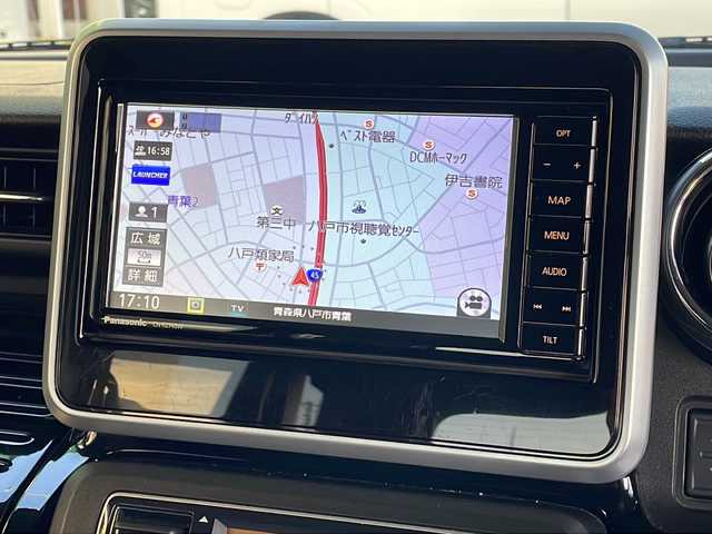 スズキ スペーシア カスタム HYBRID XS 青森県 2018(平30)年 5.4万km ピュアホワイトP 4WD/ワンオーナー/純正SDナビ・フルセグTV/CD・DVD・Bluetooth・SD/全方位モニター/両側パワースライドドア/合皮コンビシート/前席シートヒーター/ヘッドアップディスプレイ/セーフティサポート/デュアルセンサーブレーキサポート/車線逸脱警報機能/誤発進抑制機能/ハイビームアシスト/リアパーキングセンサー/クルーズコントロール/前方ドライブレコーダー/シートバックテーブル/後席サンシェード/スリムサーキュレーター/LEDヘッドライト/LEDフォグランプ/純正15インチアルミホイール/スマートキー/プッシュスタート/スマートキー/プッシュスタート/純正フロアマット