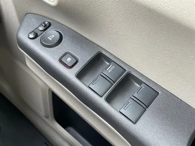 ホンダ ライフ G 静岡県 2012(平24)年 7万km アラバスターシルバーメタリック ディスプレイオーディオ/Ｂカメラ　/社外ドラレコ　/ＡＢＳ　/電動格納ドアミラー　/ヘッドライトレベライザー　　/ドアバイザー　/フロアマット　/スマートキー  /スペアキー  /保証書　/取説