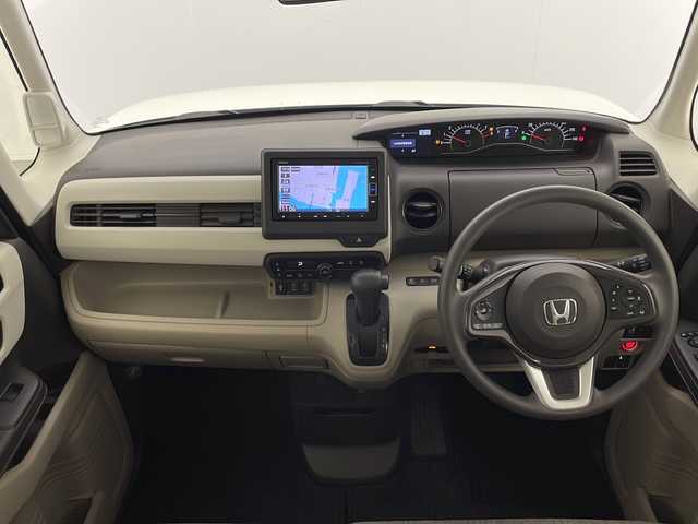 ホンダ Ｎ ＢＯＸ G L ホンダセンシング 宮崎県 2017(平29)年 4.5万km プレミアムホワイトパールⅡ 純正ナビ(VXM-184VFi)/CD/DVD/AM/FM/SD/BT/衝突軽減ブレーキ/モデューロアルミホイール/コーナーセンサー/クルーズコントロール/アイドリングストップ/片側パワースライドドア/横滑り防止装置/車線逸脱警報/ステアリングスイッチ/バックカメラ/スマートキー/電動格納ミラー/フロアマット/サイドバイザー/ETC