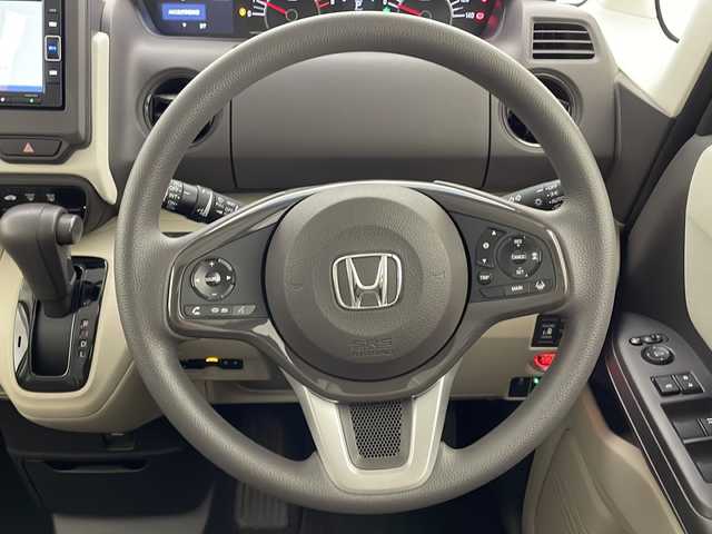 ホンダ Ｎ ＢＯＸ G L ホンダセンシング 宮崎県 2017(平29)年 4.5万km プレミアムホワイトパールⅡ 純正ナビ(VXM-184VFi)/CD/DVD/AM/FM/SD/BT/衝突軽減ブレーキ/モデューロアルミホイール/コーナーセンサー/クルーズコントロール/アイドリングストップ/片側パワースライドドア/横滑り防止装置/車線逸脱警報/ステアリングスイッチ/バックカメラ/スマートキー/電動格納ミラー/フロアマット/サイドバイザー/ETC