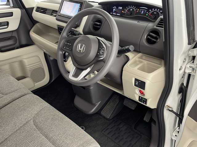 ホンダ Ｎ ＢＯＸ G L ホンダセンシング 宮崎県 2017(平29)年 4.5万km プレミアムホワイトパールⅡ 純正ナビ(VXM-184VFi)/CD/DVD/AM/FM/SD/BT/衝突軽減ブレーキ/モデューロアルミホイール/コーナーセンサー/クルーズコントロール/アイドリングストップ/片側パワースライドドア/横滑り防止装置/車線逸脱警報/ステアリングスイッチ/バックカメラ/スマートキー/電動格納ミラー/フロアマット/サイドバイザー/ETC