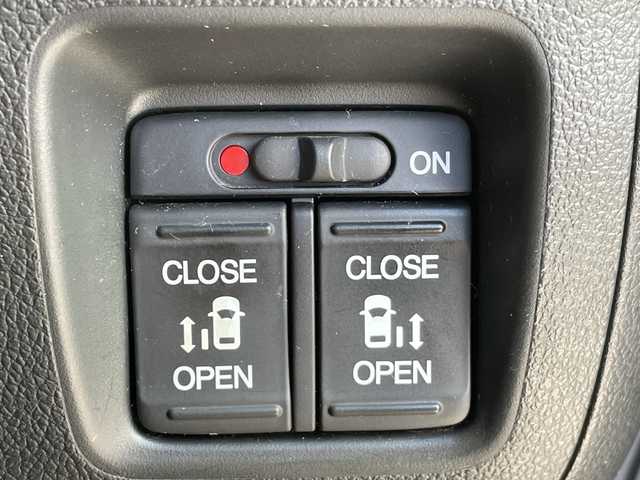 ホンダ Ｎ ＢＯＸ カスタム SSブラックSパッケージ 愛知県 2016(平28)年 3.6万km クリスタルブラックパール 純正ナビ/両側パワースライドドア/シートヒーター/バックカメラ/純正アルミホイール/LEDヘッドライト/CD DVD/Bluetooth/ステアリングスイッチ/スマートキー/プッシュスタート