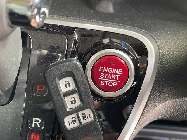 ホンダ Ｎ ＢＯＸ カスタム SSブラックSパッケージ 愛知県 2016(平28)年 3.6万km クリスタルブラックパール 純正ナビ/両側パワースライドドア/シートヒーター/バックカメラ/純正アルミホイール/LEDヘッドライト/CD DVD/Bluetooth/ステアリングスイッチ/スマートキー/プッシュスタート