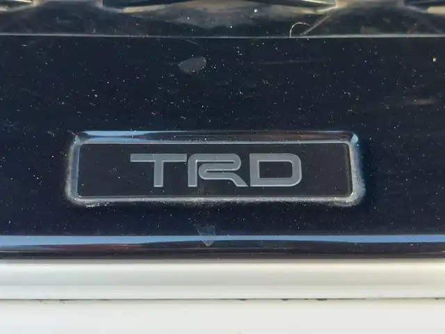 トヨタ カムリ WSレザーパッケージ 東京都 2018(平30)年 4.1万km プラチナホワイトパールマイカ TRDエアロ/JBLサウンドシステム/ヘッドアップディスプレイ/純正メーカーナビ/バックカメラ/ビルトインETC2.0/電動バックドア/パワーシート/シートヒーター/パドルシフト/LEDヘッドライト/スマートキー/Toyota Safety Sense/・プリクラッシュセーフティ/・レーンディパーチャーアラート/・オートマチックハイビーム/・レーダークルーズコントロール