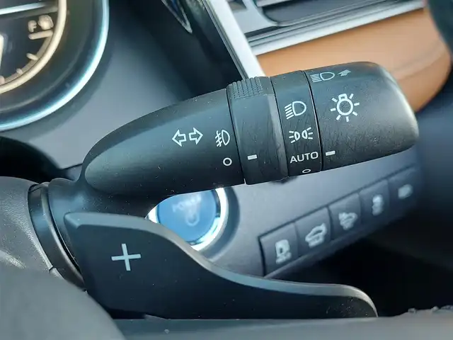 トヨタ カムリ WSレザーパッケージ 東京都 2018(平30)年 4.1万km プラチナホワイトパールマイカ TRDエアロ/JBLサウンドシステム/ヘッドアップディスプレイ/純正メーカーナビ/バックカメラ/ビルトインETC2.0/電動バックドア/パワーシート/シートヒーター/パドルシフト/LEDヘッドライト/スマートキー/Toyota Safety Sense/・プリクラッシュセーフティ/・レーンディパーチャーアラート/・オートマチックハイビーム/・レーダークルーズコントロール