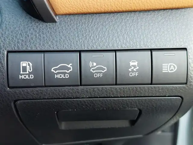 トヨタ カムリ WSレザーパッケージ 東京都 2018(平30)年 4.1万km プラチナホワイトパールマイカ TRDエアロ/JBLサウンドシステム/ヘッドアップディスプレイ/純正メーカーナビ/バックカメラ/ビルトインETC2.0/電動バックドア/パワーシート/シートヒーター/パドルシフト/LEDヘッドライト/スマートキー/Toyota Safety Sense/・プリクラッシュセーフティ/・レーンディパーチャーアラート/・オートマチックハイビーム/・レーダークルーズコントロール