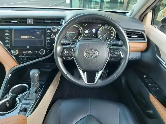 トヨタ カムリ WSレザーパッケージ 東京都 2018(平30)年 4.1万km プラチナホワイトパールマイカ TRDエアロ/JBLサウンドシステム/ヘッドアップディスプレイ/純正メーカーナビ/バックカメラ/ビルトインETC2.0/電動バックドア/パワーシート/シートヒーター/パドルシフト/LEDヘッドライト/スマートキー/Toyota Safety Sense/・プリクラッシュセーフティ/・レーンディパーチャーアラート/・オートマチックハイビーム/・レーダークルーズコントロール