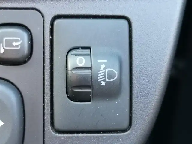 トヨタ アクア S 茨城県 2014(平26)年 3.2万km ディープアメジストマイカメタリック 純正ナビゲーション/ワンセグＴＶ/ＣＤ　ＤＶＤ/ＳＤ/ＡＵＸ/Ｂｌｕｅｔｏｏｔｈ/バックカメラ/ＥＴＣ/プッシュスタート/スマートキー/純正フロアマット/ドアバイザー/車両接近通報装置/取扱説明書/保証書/記録簿