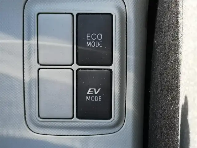 トヨタ アクア S 茨城県 2014(平26)年 3.2万km ディープアメジストマイカメタリック 純正ナビゲーション/ワンセグＴＶ/ＣＤ　ＤＶＤ/ＳＤ/ＡＵＸ/Ｂｌｕｅｔｏｏｔｈ/バックカメラ/ＥＴＣ/プッシュスタート/スマートキー/純正フロアマット/ドアバイザー/車両接近通報装置/取扱説明書/保証書/記録簿