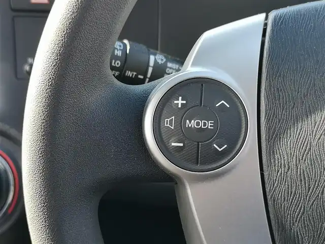 トヨタ アクア S 茨城県 2014(平26)年 3.2万km ディープアメジストマイカメタリック 純正ナビゲーション/ワンセグＴＶ/ＣＤ　ＤＶＤ/ＳＤ/ＡＵＸ/Ｂｌｕｅｔｏｏｔｈ/バックカメラ/ＥＴＣ/プッシュスタート/スマートキー/純正フロアマット/ドアバイザー/車両接近通報装置/取扱説明書/保証書/記録簿