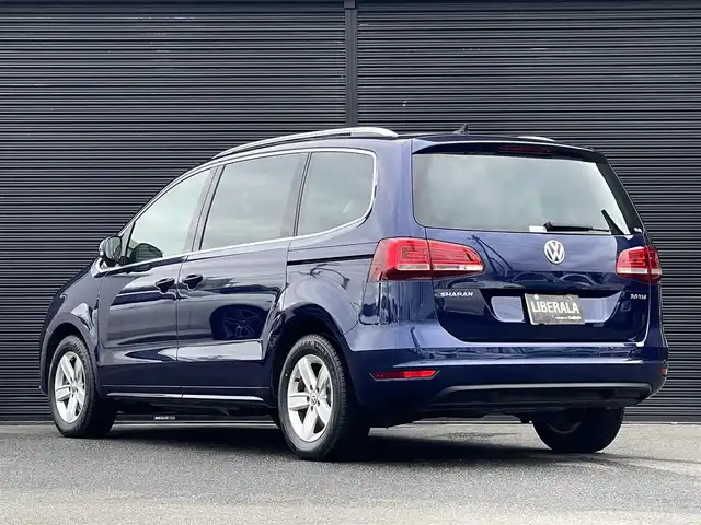 フォルクスワーゲン シャラン TDI ハイライン 山梨県 2020(令2)年 3.4万km アトランティックブルーM ディーゼルターボ/純正SDナビ/(DVD/フルセグTV/Bluetooth/USB/MSV)/両側パワースライドドア/バックカメラ/ハーフレザーシート/セーフティパッケージ/・レーンキープアシスト/・ブラインドスポットディテクション/・リアトラフィックアラート/衝突軽減ブレーキ/パワーバックドア/ブラインドスポットモニター/レーダークルーズコントロール/スマートキー/HIDヘッドライト/ETC/前席シートヒーター/パドルシフト/横滑り防止機能/純正16インチアルミホイール/カーテンエアバック