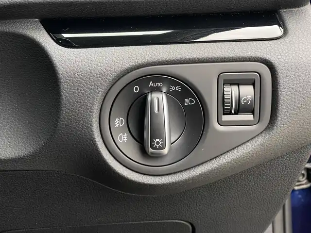 フォルクスワーゲン シャラン TDI ハイライン 山梨県 2020(令2)年 3.4万km アトランティックブルーM ディーゼルターボ/純正SDナビ/(DVD/フルセグTV/Bluetooth/USB/MSV)/両側パワースライドドア/バックカメラ/ハーフレザーシート/セーフティパッケージ/・レーンキープアシスト/・ブラインドスポットディテクション/・リアトラフィックアラート/衝突軽減ブレーキ/パワーバックドア/ブラインドスポットモニター/レーダークルーズコントロール/スマートキー/HIDヘッドライト/ETC/前席シートヒーター/パドルシフト/横滑り防止機能/純正16インチアルミホイール/カーテンエアバック
