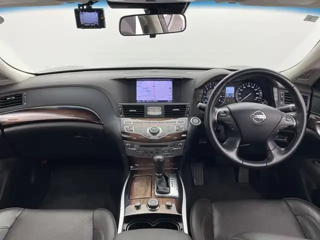 日産 シーマ ハイブリッド VIP G 群馬県 2012(平24)年 9.2万km スーパーブラック ＢＯＳＥサウンドシステム　サンルーフ　純正後席モニター　純正ナビ　バックカメラ　レザーシート　エアーシート　レザーステアリング　衝突被害軽減ブレーキ　アダプティブクルーズコントロール　ＥＴＣ　禁煙車