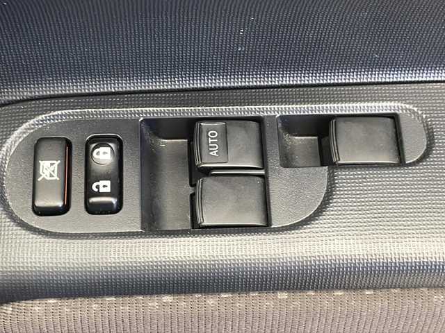 トヨタ ポルテ F 千葉県 2016(平28)年 4.8万km クリームベージュ 純正メモリナビ/（FM/AM/CD/DVD/Bluetooth）/純正キセノンヘッドライト/フォグライト/ビルトインETC/片側パワースライドドア/横滑り防止機能/車線逸脱警報/衝突軽減ブレーキ/アイドリングストップ/純正フロアマット/プッシュエンジンスタート/電動格納ミラー/純正サイドバイザー