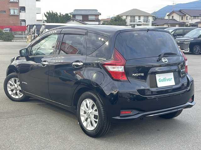日産 ノート e－パワー X 山口県 2020(令2)年 4.1万km スーパーブラック アルパイン９型ナビ　/AM/FM/CD/DVD/Bluetooth/フルセグTV/バックカメラ　/クリアランスソナー　/オートクルーズコントロール　/純正フロアマット　/ＬＥＤオートライト　/レーンキープアシスト　/スペアキー　/衝突被害軽減ブレーキ　/ＥＴＣ　/ドラレコ/スマートキー