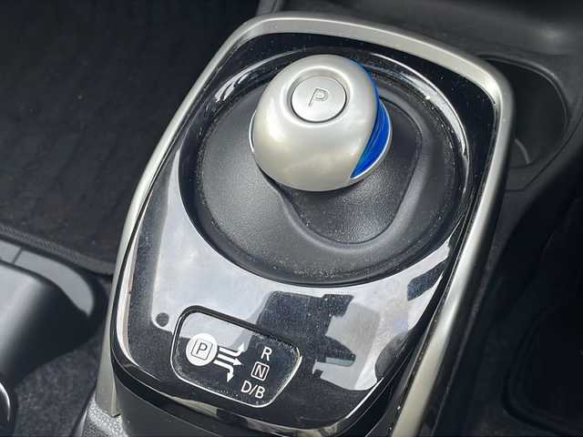 日産 ノート e－パワー X 山口県 2020(令2)年 4.1万km スーパーブラック アルパイン９型ナビ　/AM/FM/CD/DVD/Bluetooth/フルセグTV/バックカメラ　/クリアランスソナー　/オートクルーズコントロール　/純正フロアマット　/ＬＥＤオートライト　/レーンキープアシスト　/スペアキー　/衝突被害軽減ブレーキ　/ＥＴＣ　/ドラレコ/スマートキー