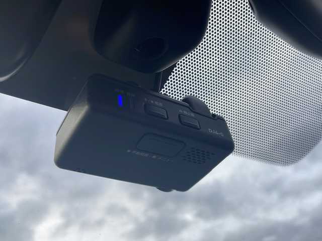 日産 ノート e－パワー X 山口県 2020(令2)年 4.1万km スーパーブラック アルパイン９型ナビ　/AM/FM/CD/DVD/Bluetooth/フルセグTV/バックカメラ　/クリアランスソナー　/オートクルーズコントロール　/純正フロアマット　/ＬＥＤオートライト　/レーンキープアシスト　/スペアキー　/衝突被害軽減ブレーキ　/ＥＴＣ　/ドラレコ/スマートキー