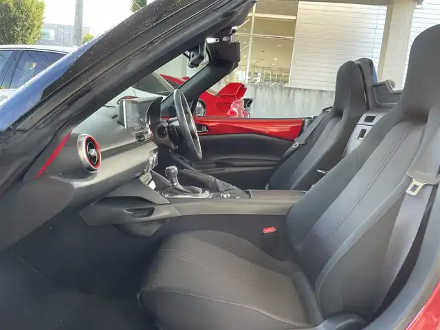 マツダ ロードスター S スペシャルパッケージ 宮城県 2016(平28)年 9.4万km ソウルレッドプレミアムメタリック マツダコネクトナビ/バックカメラ/セーフティパッケージ/・ブラインドスポットモニタリング（リア・クロストラフィックアラート機能付）/・ハイビームコントロールシステム/・アダプティブフロントライティングシステム/・車線逸脱警報システム/オートエグゼ製リアスポイラー＆ショートアンテナ/LEDヘッドライト/純正16インチアルミホイール＆ノーマルタイヤ/社外16インチアルミ＆スタッドレス別送/ETC/プッシュスタート/スマートキー/スペアキー/保証書