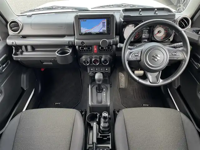 スズキ ジムニー XC 島根県 2020(令2)年 4.2万km ピュアホワイトP 登録時走行距離41175km/取扱説明書/保証書/KENWOODナビ(Bluetooth・AM・FM・CD・DVD)/フルセグテレビ/バックカメラ/前席シートヒーター/ドライブレコーダー/ビルトインETC/純正フロアマット/純正AW16インチ/オートライト/ダブル・サイド・カーテンエアバッグ/スマートキー(スペアキー×1)/禁煙車/タイヤ付き