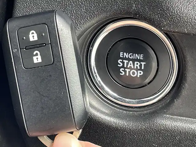 スズキ ジムニー XC 島根県 2020(令2)年 4.2万km ピュアホワイトP 登録時走行距離41175km/取扱説明書/保証書/KENWOODナビ(Bluetooth・AM・FM・CD・DVD)/フルセグテレビ/バックカメラ/前席シートヒーター/ドライブレコーダー/ビルトインETC/純正フロアマット/純正AW16インチ/オートライト/ダブル・サイド・カーテンエアバッグ/スマートキー(スペアキー×1)/禁煙車/タイヤ付き