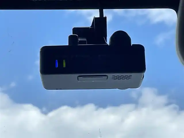 スズキ ジムニー XC 島根県 2020(令2)年 4.2万km ピュアホワイトP 登録時走行距離41175km/取扱説明書/保証書/KENWOODナビ(Bluetooth・AM・FM・CD・DVD)/フルセグテレビ/バックカメラ/前席シートヒーター/ドライブレコーダー/ビルトインETC/純正フロアマット/純正AW16インチ/オートライト/ダブル・サイド・カーテンエアバッグ/スマートキー(スペアキー×1)/禁煙車/タイヤ付き