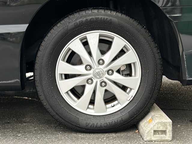 日産 セレナ ハイウェイスター Vセレクション 京都府 2018(平30)年 3.7万km ダイヤモンドブラック 純正９インチナビ　アラウンドビューモニター　両側パワースライドドア　クルーズコントロール　ドライブレコーダー　ＬＥＤヘッドライト　コーナーセンサー　ＥＴＣ　スマートキー