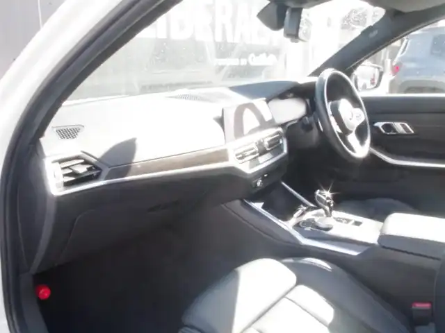 ＢＭＷ ３２０ｄ xDrive Mスポーツ 岩手県 2019(令1)年 3万km アルピンホワイトⅢ ハイラインパッケージ/インテリジェントセーフティ/LDW/LCW/ACC/純正HDDナビ/社外TVチューナー/バックカメラ/PDC/コンフォートアクセス/黒革シート/パワーシート/シートヒーター/ヘッドアップD/ミラーETC/LEDライト