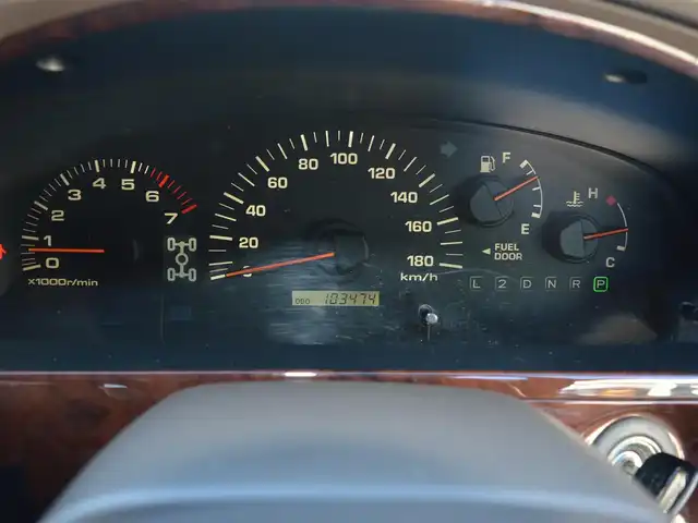 トヨタ ハイラックス サーフ SSR－X ホワイトプレミアム 栃木県 2002(平14)年 10.4万km 白Ⅱ ワンオーナー/ディーラー点検記録簿/[H17.19.27.29.31.R3.5.7]/パートタイム4WD/純正オーディオ/[AM/FM/CD]/ABS/パワーバックドアリアウィンドゥ/100V電源/ツイータースピーカー/フラットシート/ドアバイザー/純正マット/純正アルミホイール[265/70/16]×4/取扱説明書/保証書