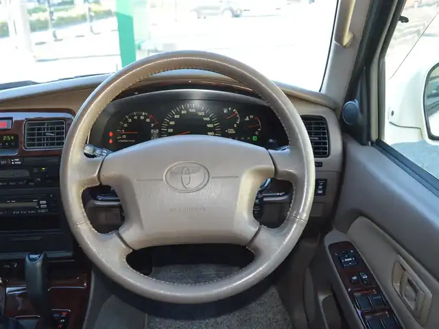 トヨタ ハイラックス サーフ SSR－X ホワイトプレミアム 栃木県 2002(平14)年 10.4万km 白Ⅱ ワンオーナー/ディーラー点検記録簿/[H17.19.27.29.31.R3.5.7]/パートタイム4WD/純正オーディオ/[AM/FM/CD]/ABS/パワーバックドアリアウィンドゥ/100V電源/ツイータースピーカー/フラットシート/ドアバイザー/純正マット/純正アルミホイール[265/70/16]×4/取扱説明書/保証書