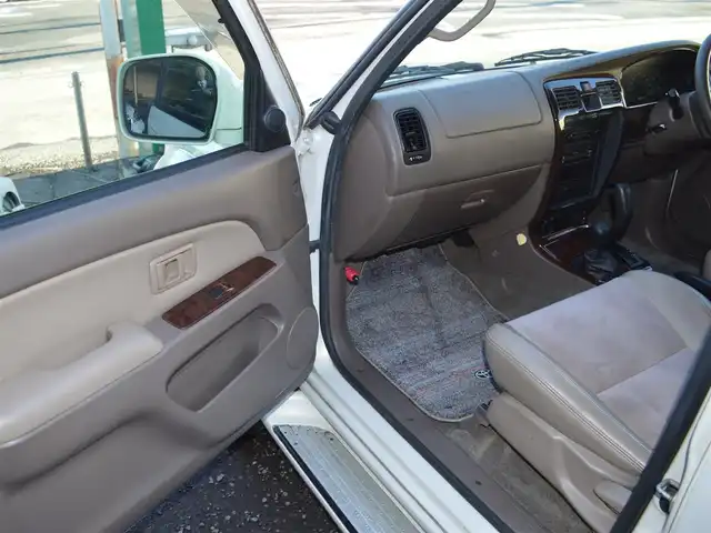 トヨタ ハイラックス サーフ SSR－X ホワイトプレミアム 栃木県 2002(平14)年 10.4万km 白Ⅱ ワンオーナー/ディーラー点検記録簿/[H17.19.27.29.31.R3.5.7]/パートタイム4WD/純正オーディオ/[AM/FM/CD]/ABS/パワーバックドアリアウィンドゥ/100V電源/ツイータースピーカー/フラットシート/ドアバイザー/純正マット/純正アルミホイール[265/70/16]×4/取扱説明書/保証書