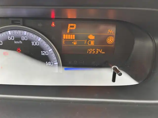 スズキ ワゴンＲ HYBRID FX 福岡県 2019(令1)年 2万km リフレクティブオレンジM アイドリングストップ/運転席シートヒーター/純正フロアマット/ハロゲンヘッドライト/CDチェンジャー/AUX/BT/ベンチシート/横滑り防止