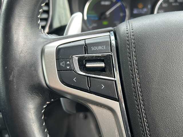 三菱 アウトランダー ＰＨＥＶ G 兵庫県 2019(令1)年 8.3万km シルキーホワイト 保証書・取説・有/社外ALPINE SDメモリーナビ・FM・AM・BT・TV(ワンセグ)/前後方ドライブレコーダー/マルチアラウンドモニター/ETC/追従式クルーズコントロール/パドルシフト/寒冷地仕様/前席シートヒーター/ステアリングヒーター/ステアリングリモコン/FCM(衝突被害軽減ブレーキ)/電動パーキングブレーキ/オートブレーキホールド/誤発進抑制機能/LDM(車線逸脱警報システム)/コーナーセンサー/車両接近通知音/パワーバックドア/運転席パワーシート/プッシュスタート/横滑り防止装置/電格ミラー/純正フロアマット/純正ドアバイザー/スマートキー×１