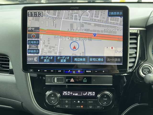 三菱 アウトランダー ＰＨＥＶ G 兵庫県 2019(令1)年 8.3万km シルキーホワイト 保証書・取説・有/社外ALPINE SDメモリーナビ・FM・AM・BT・TV(ワンセグ)/前後方ドライブレコーダー/マルチアラウンドモニター/ETC/追従式クルーズコントロール/パドルシフト/寒冷地仕様/前席シートヒーター/ステアリングヒーター/ステアリングリモコン/FCM(衝突被害軽減ブレーキ)/電動パーキングブレーキ/オートブレーキホールド/誤発進抑制機能/LDM(車線逸脱警報システム)/コーナーセンサー/車両接近通知音/パワーバックドア/運転席パワーシート/プッシュスタート/横滑り防止装置/電格ミラー/純正フロアマット/純正ドアバイザー/スマートキー×１