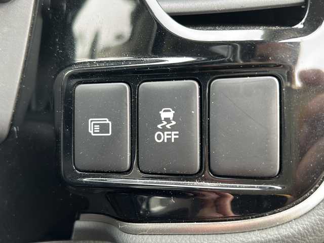 三菱 アウトランダー ＰＨＥＶ G 兵庫県 2019(令1)年 8.3万km シルキーホワイト 保証書・取説・有/社外ALPINE SDメモリーナビ・FM・AM・BT・TV(ワンセグ)/前後方ドライブレコーダー/マルチアラウンドモニター/ETC/追従式クルーズコントロール/パドルシフト/寒冷地仕様/前席シートヒーター/ステアリングヒーター/ステアリングリモコン/FCM(衝突被害軽減ブレーキ)/電動パーキングブレーキ/オートブレーキホールド/誤発進抑制機能/LDM(車線逸脱警報システム)/コーナーセンサー/車両接近通知音/パワーバックドア/運転席パワーシート/プッシュスタート/横滑り防止装置/電格ミラー/純正フロアマット/純正ドアバイザー/スマートキー×１