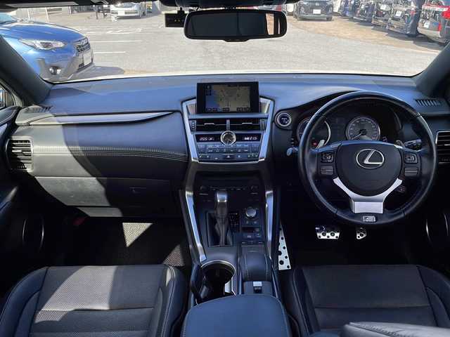 レクサス ＮＸ 300h Fスポーツ 沖縄県 2016(平28)年 9.6万km ホワイトノーヴァガラスフレーク メーカーオプションナビ/フルセグＴＶ/オーディオ（Ｂｌｕｅｔｏｏｔｈ、ＤＶＤ、ＣＤ、ＳＤ）/パワーバックドア/サンルーフ/バック／サイドカメラ/レザーシート/レーダークルーズコントロール/電動メモリーシート/LEDヘッドライト/フォグライト
