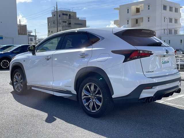 レクサス ＮＸ 300h Fスポーツ 沖縄県 2016(平28)年 9.6万km ホワイトノーヴァガラスフレーク メーカーオプションナビ/フルセグＴＶ/オーディオ（Ｂｌｕｅｔｏｏｔｈ、ＤＶＤ、ＣＤ、ＳＤ）/パワーバックドア/サンルーフ/バック／サイドカメラ/レザーシート/レーダークルーズコントロール/電動メモリーシート/LEDヘッドライト/フォグライト